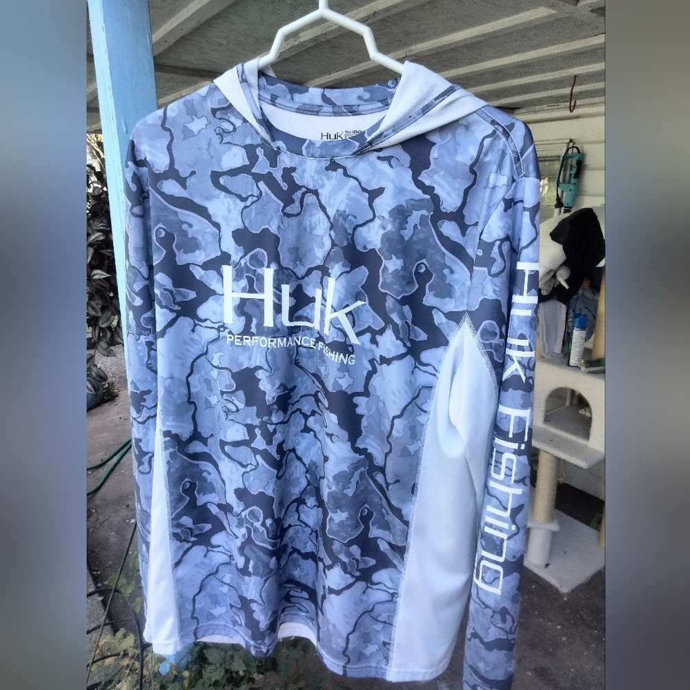 Huk long sleeve men's large